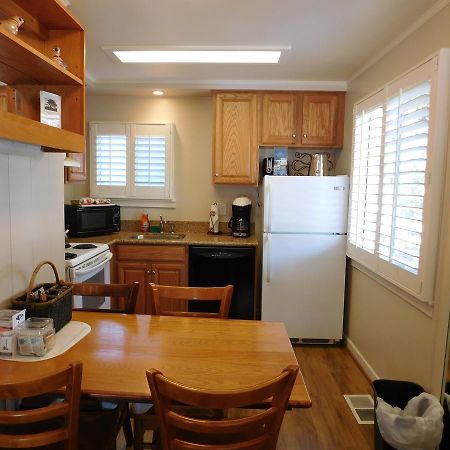 Pine Acres Lodge Pacific Grove Bagian luar foto