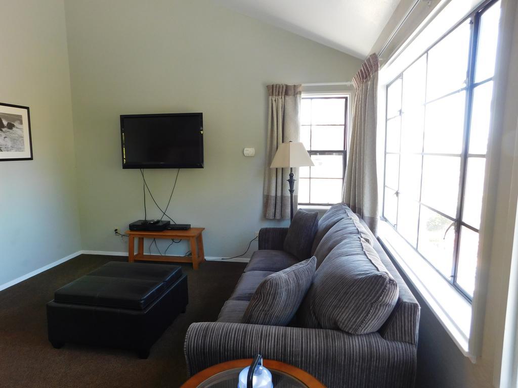 Pine Acres Lodge Pacific Grove Bagian luar foto