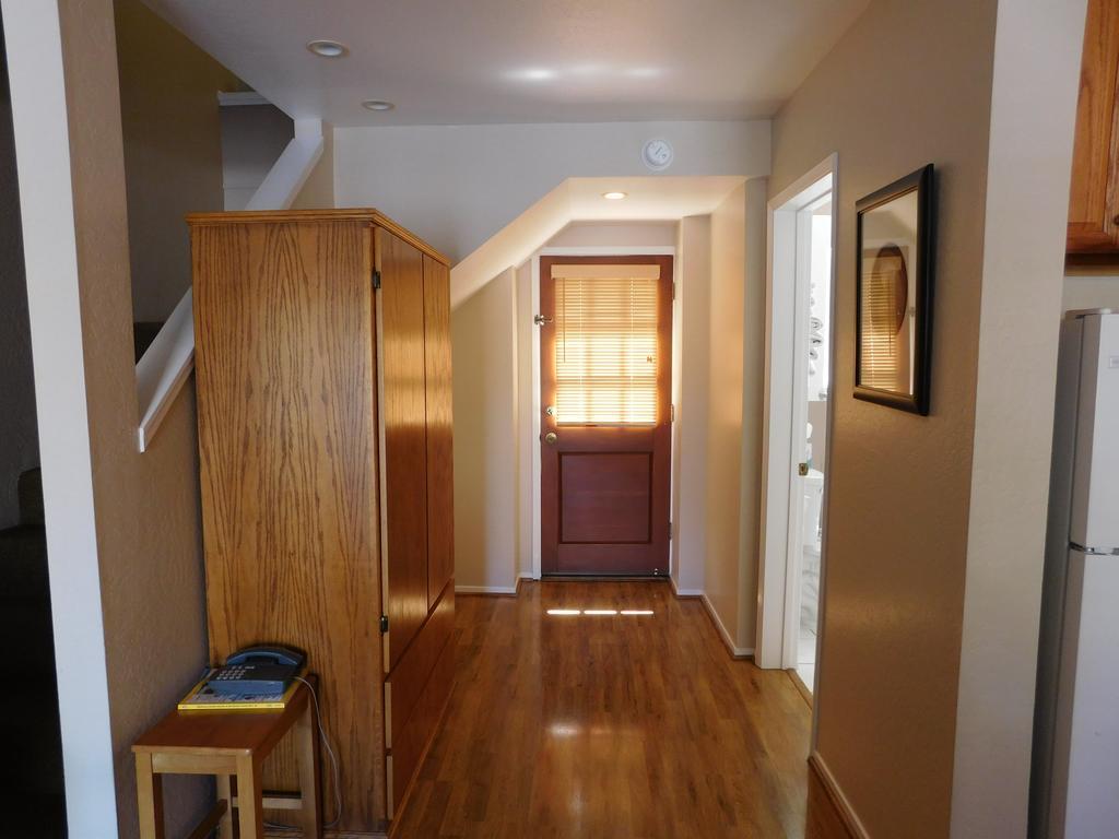 Pine Acres Lodge Pacific Grove Bagian luar foto