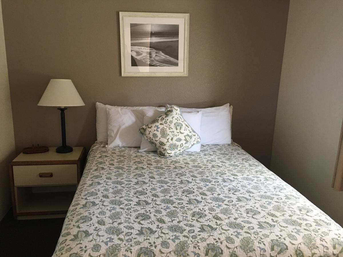 Pine Acres Lodge Pacific Grove Bagian luar foto