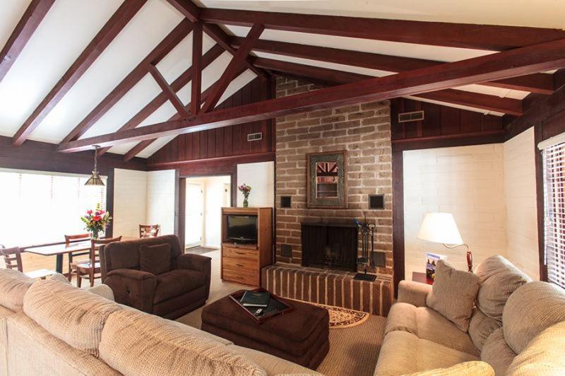Pine Acres Lodge Pacific Grove Bagian luar foto