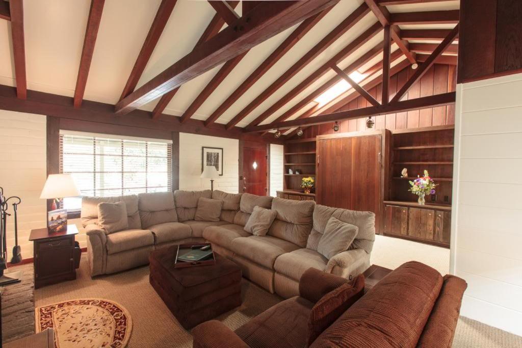 Pine Acres Lodge Pacific Grove Bagian luar foto